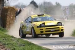 395351_220922577995055_2123173677_n